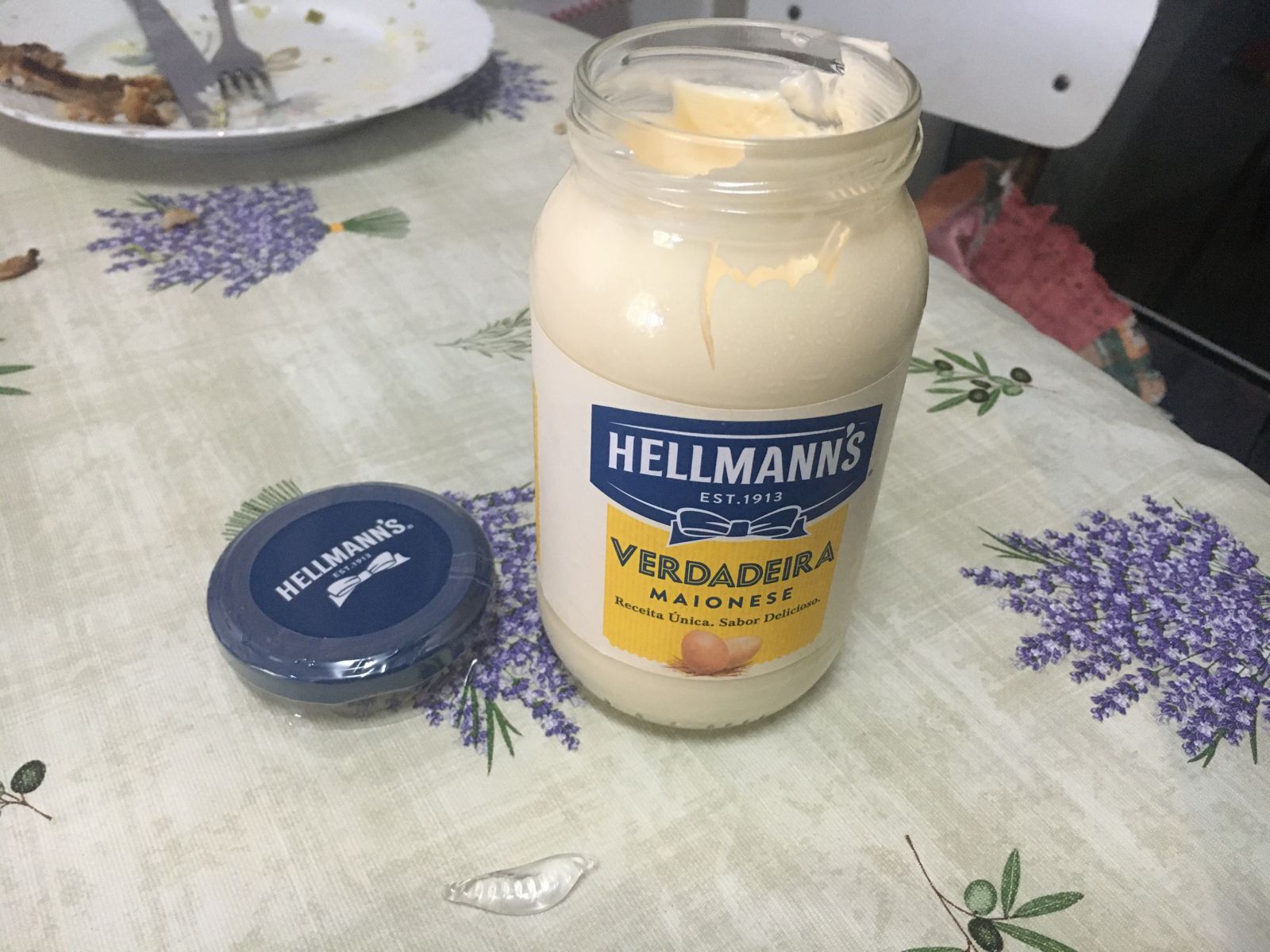 Hellmann's Portugal - Pedaço de vidro encontrado dentro da maionese