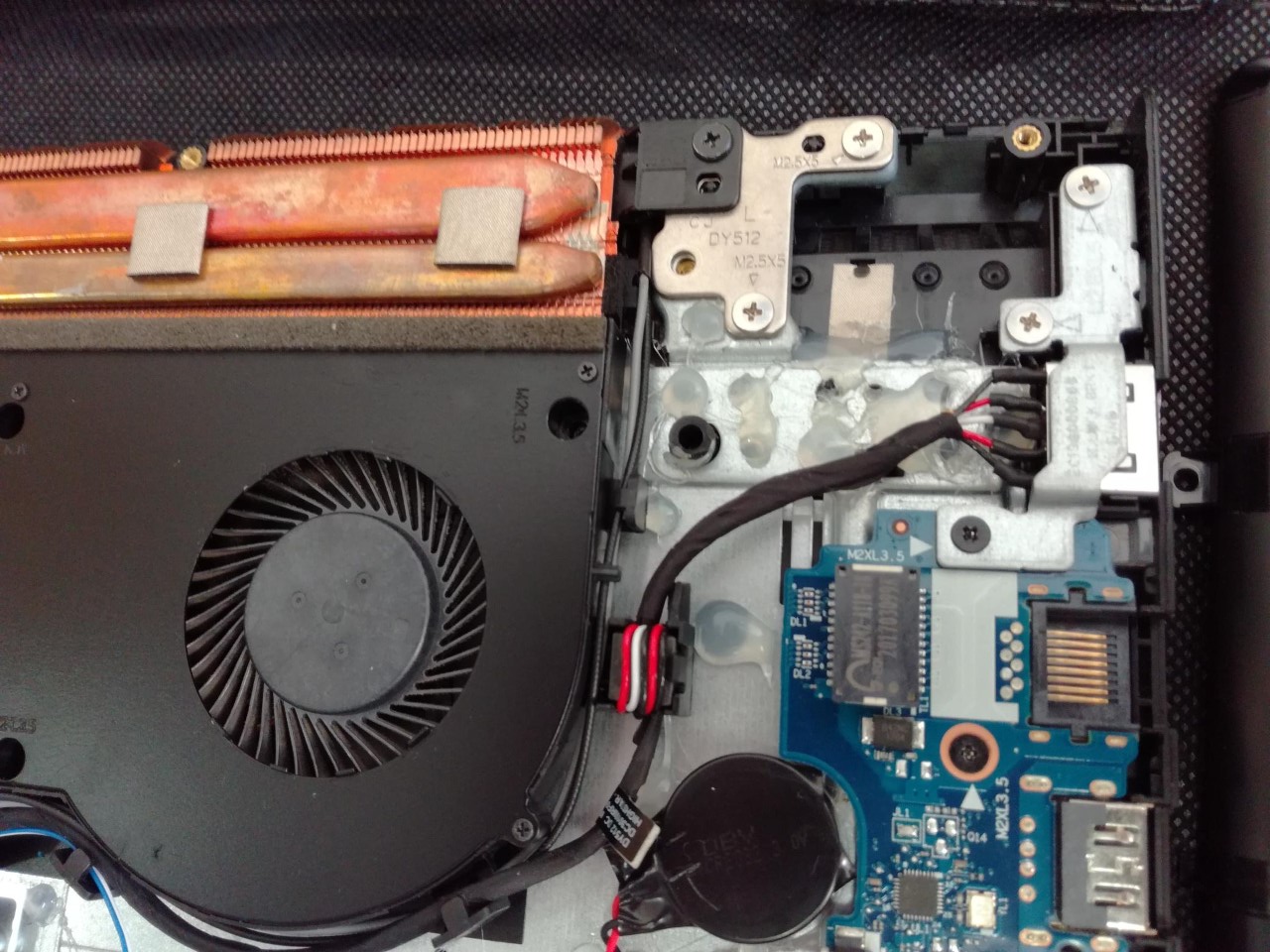 F13PC - Reparação em computador portátil muito mal feita